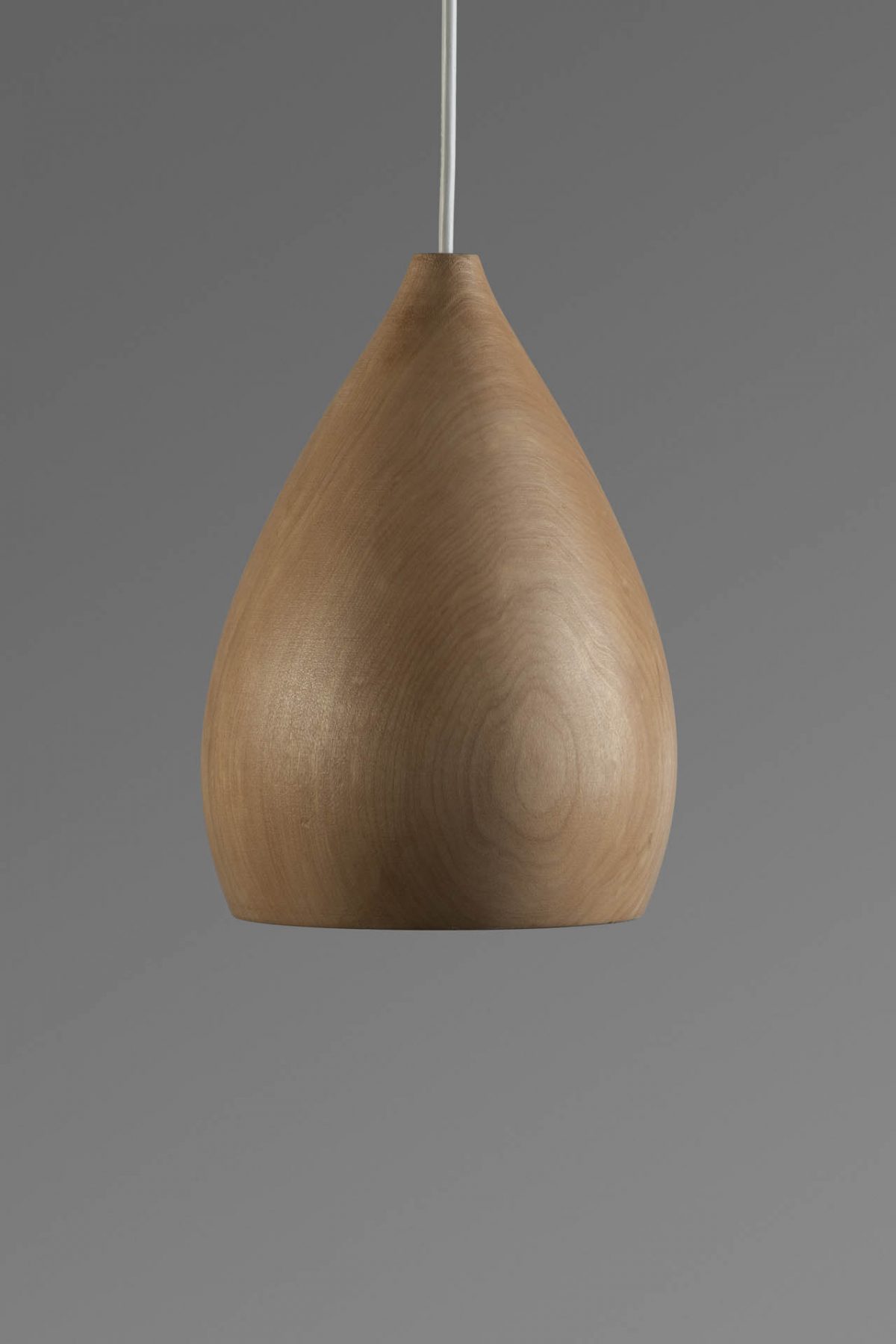 Lámpara colgante Almendra fabricada en madera torneada