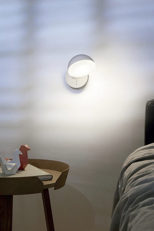 Aplique de pared LED para respaldo de cama Talk de Leds-C4 (blanco