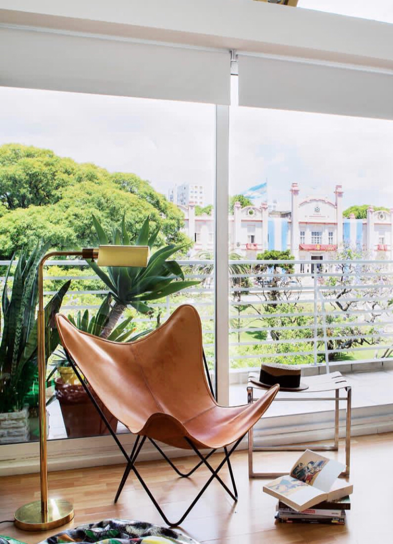 Lámpara de pie extensible Face (bronce) - Boutique de Luz