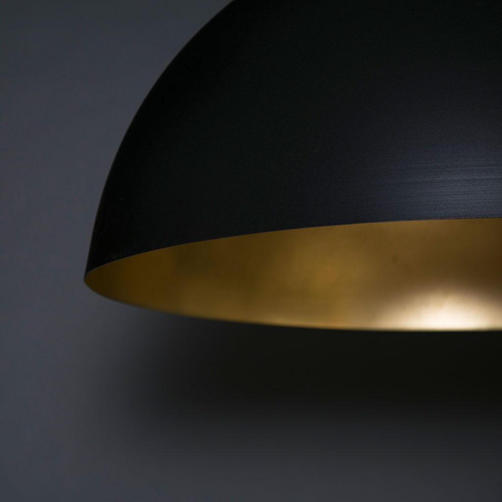 Lámpara colgante forma de campana (negro exterior y dorado interior) - Boutique