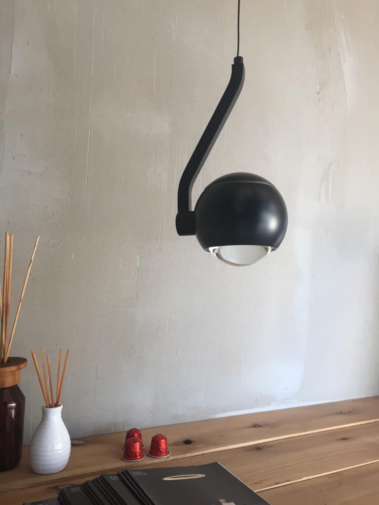 Lámpara colgante Eva con movimiento 360º y encendido touch - Boutique de