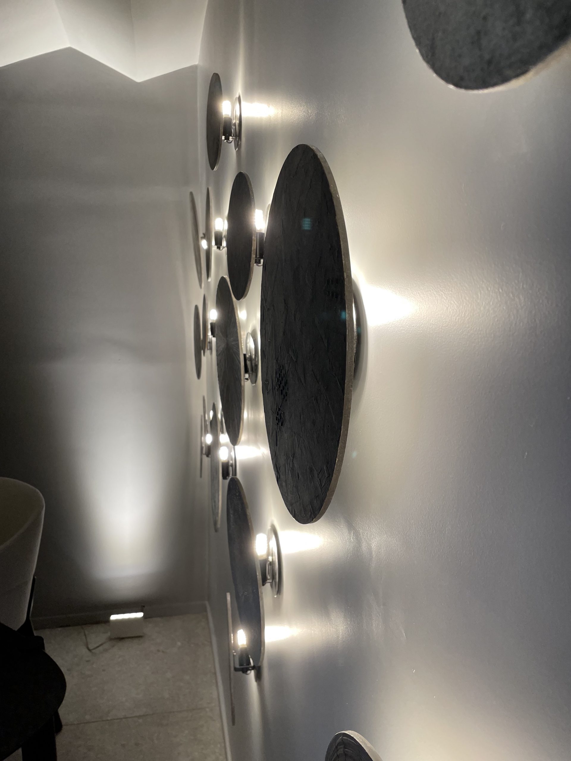 Aplique de pared Signo de iluminación indirecta (varios tamaños y colores)  - Boutique de Luz